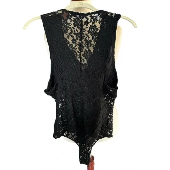 Buckle BKE Black Sleeveless Lace Bodysuit Cutout Sheer Lace V-Neck Size Large - Picture 6 of 14